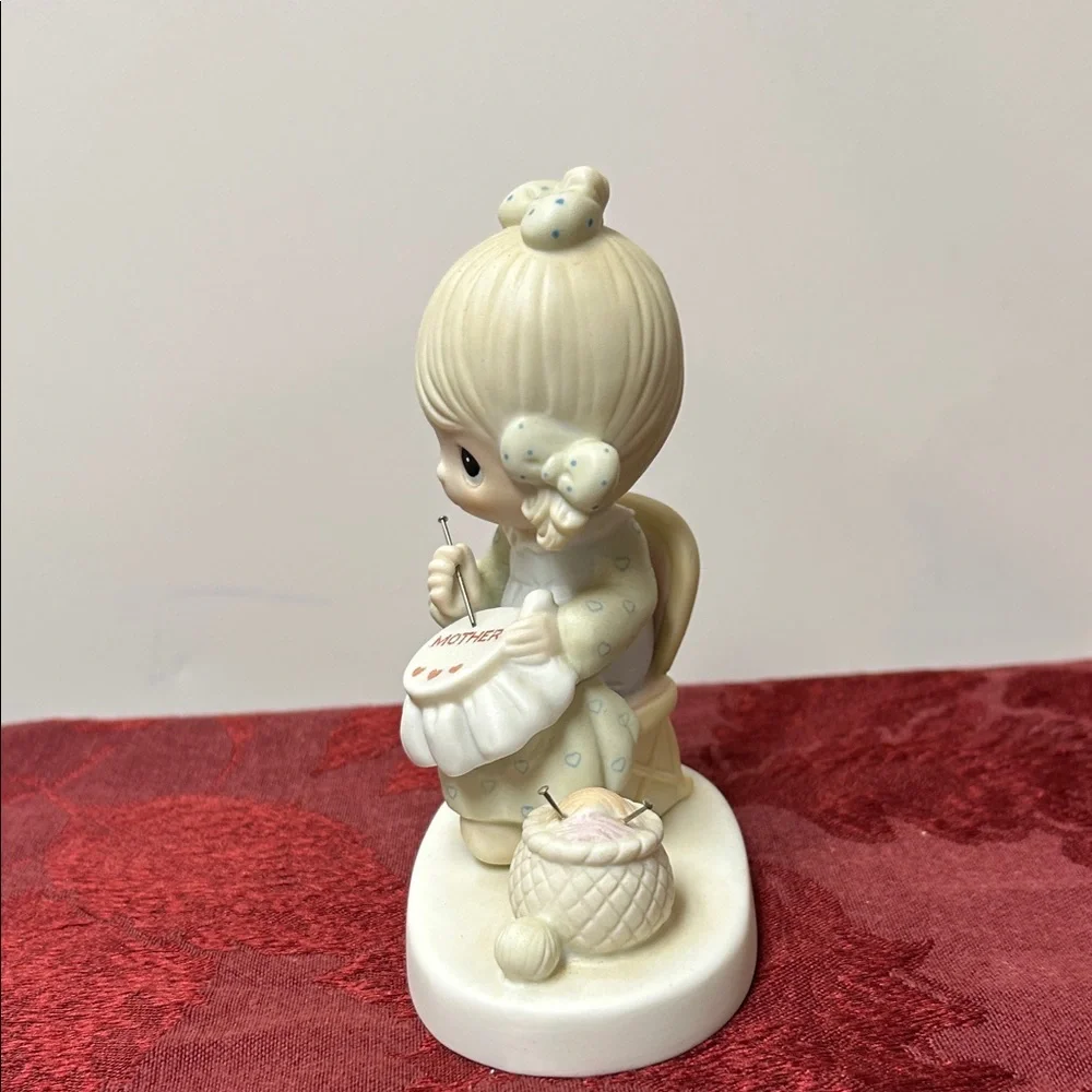 Precious Moments Mother Sew‎ Dear Figurine E-3106